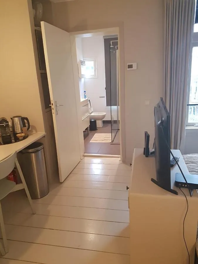 The Superstay Boutique Guestroom Amsterdam Bed & Breakfast